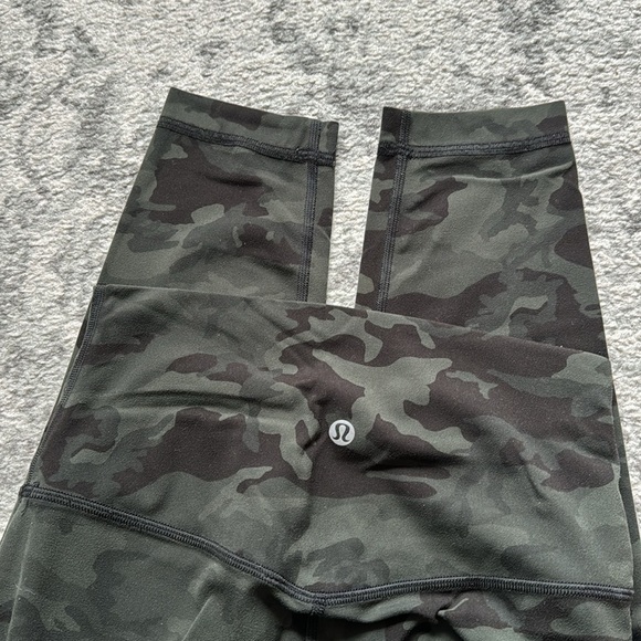 Like new lululemon camo align leggings - Picture 3 of 4